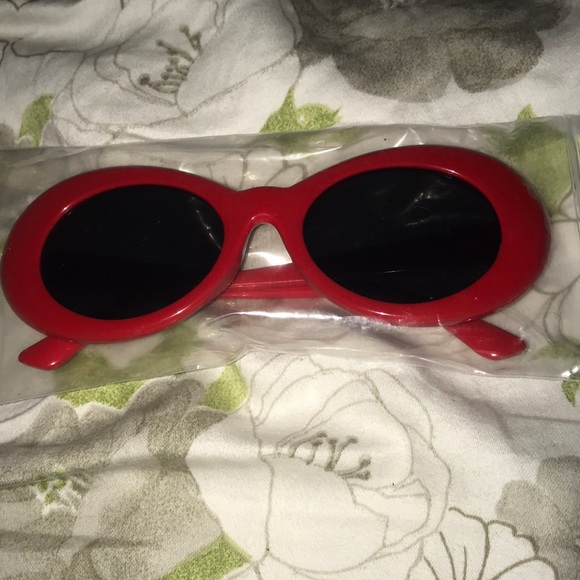Clout Goggles - Picture 1 of 1